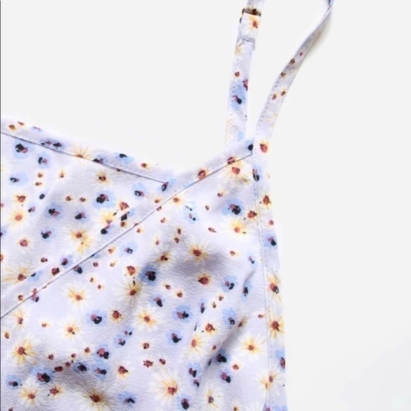 Plus size ditsy floral romper - Picture 4 of 9